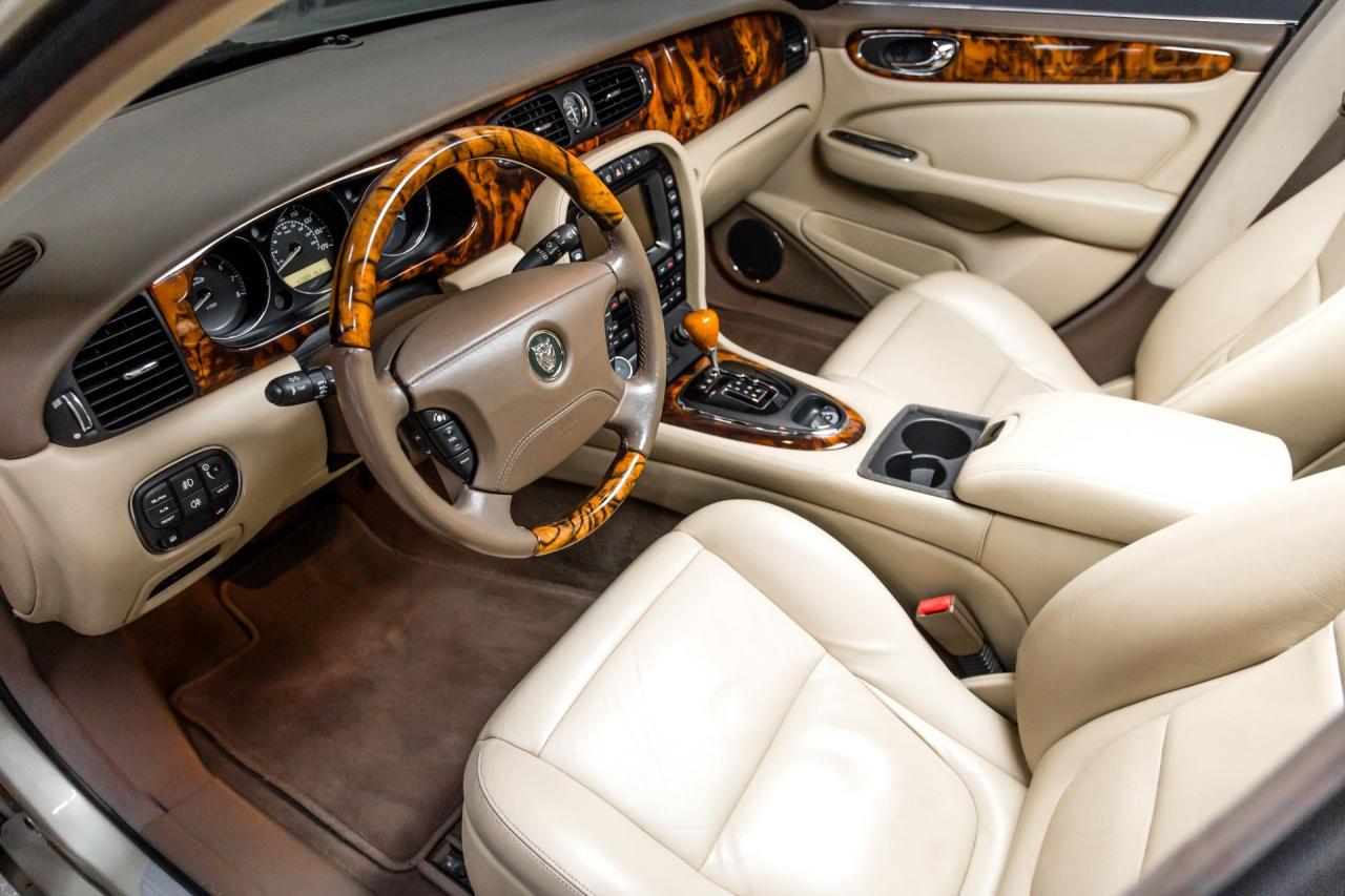 2006 Jaguar 42710 mile XJ8