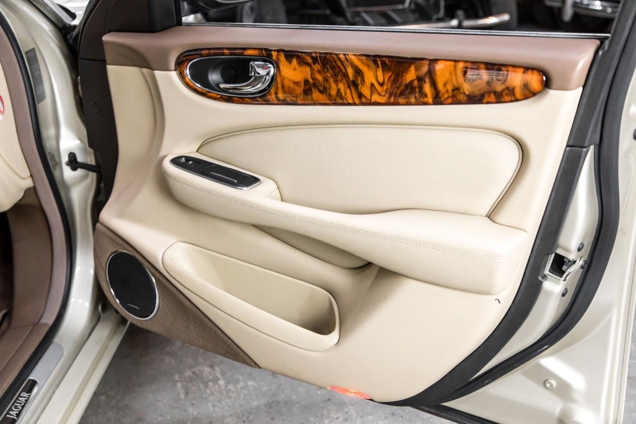 2006 Jaguar 42710 mile XJ8