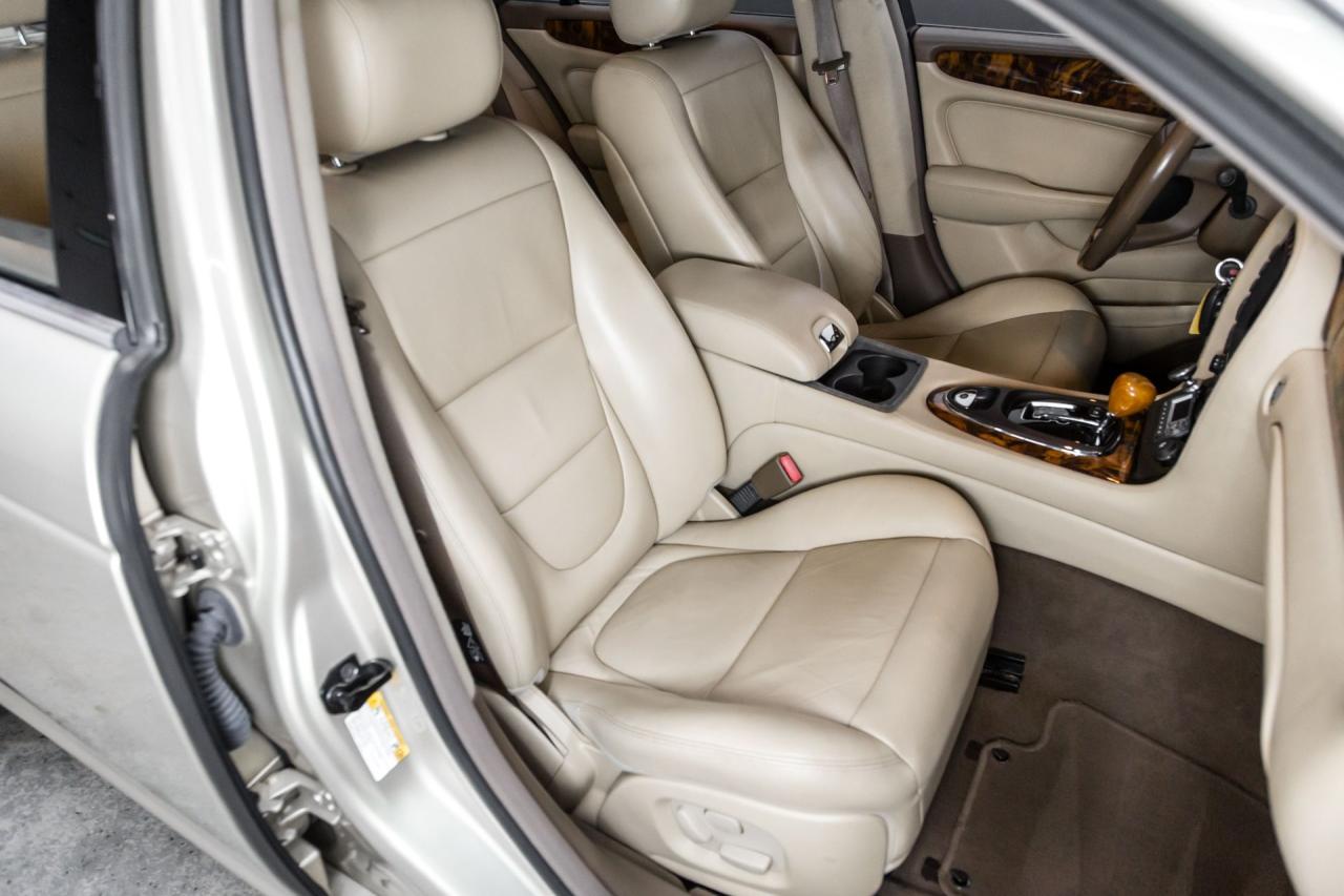 2006 Jaguar 42710 mile XJ8