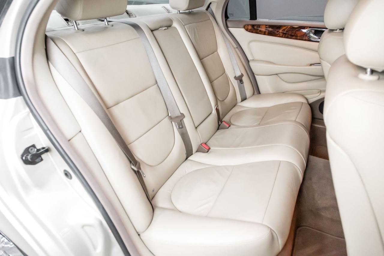 2006 Jaguar 42710 mile XJ8