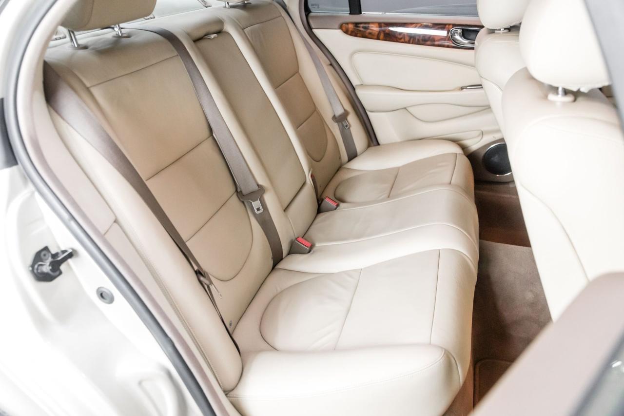 2006 Jaguar 42710 mile XJ8