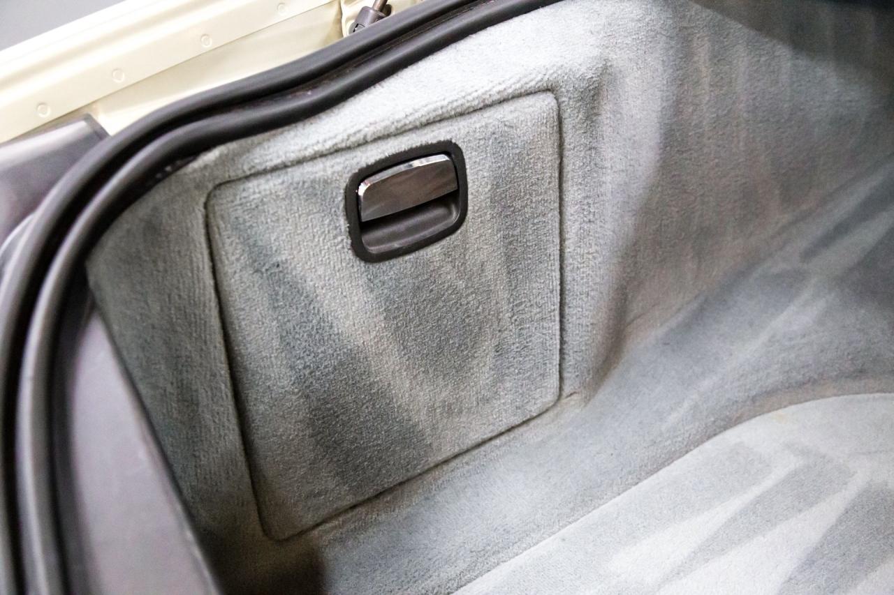 2006 Jaguar 42710 mile XJ8