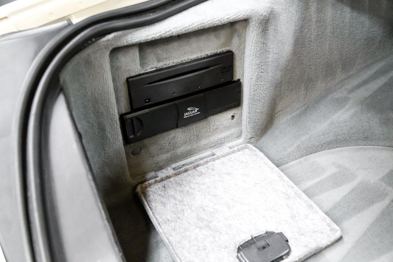 2006 Jaguar 42710 mile XJ8