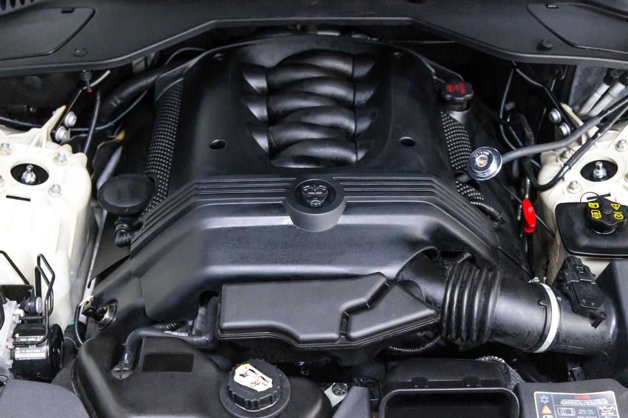 2006 Jaguar 42710 mile XJ8