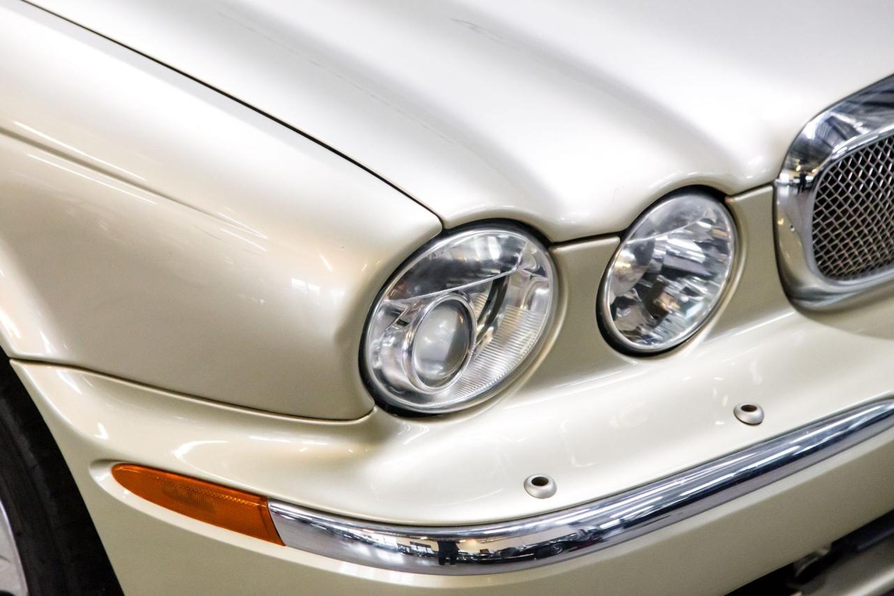 2006 Jaguar 42710 mile XJ8