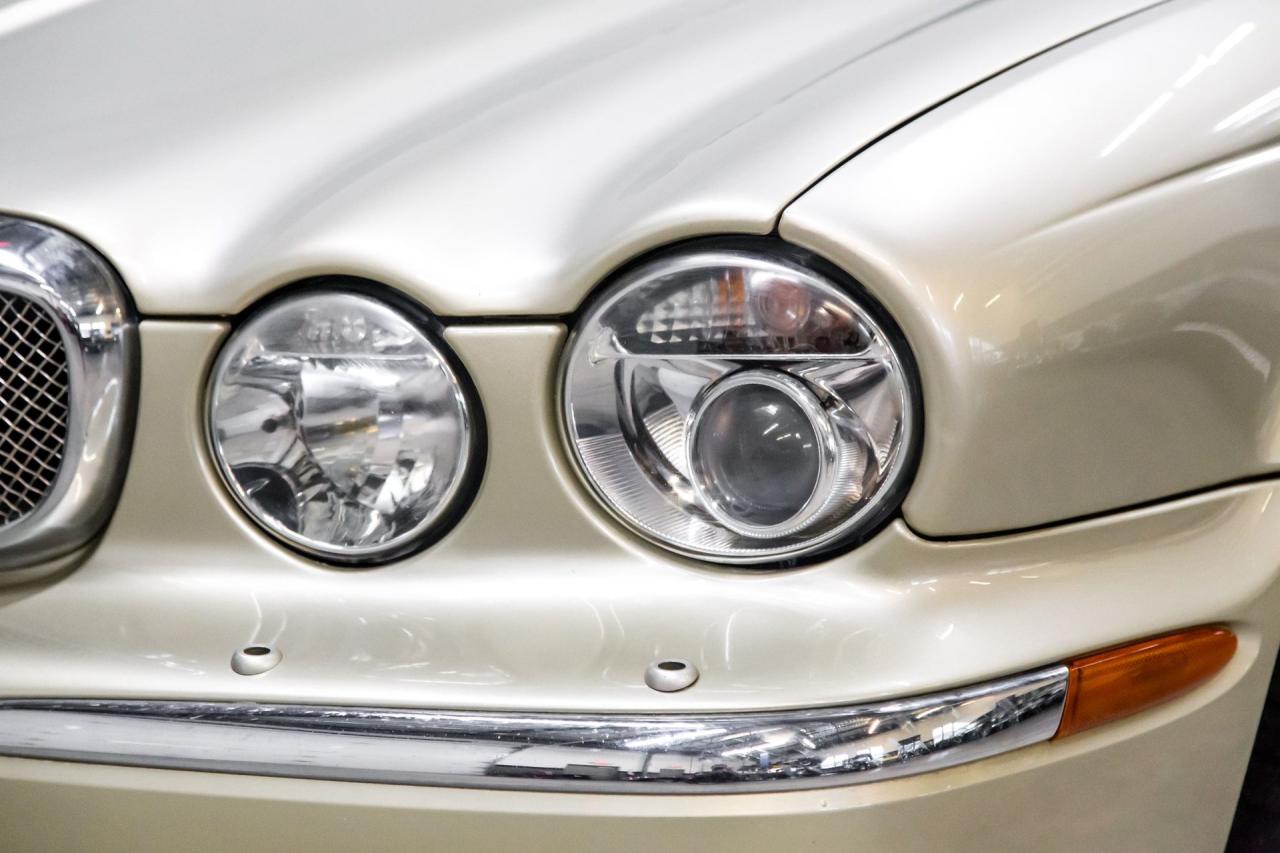2006 Jaguar 42710 mile XJ8