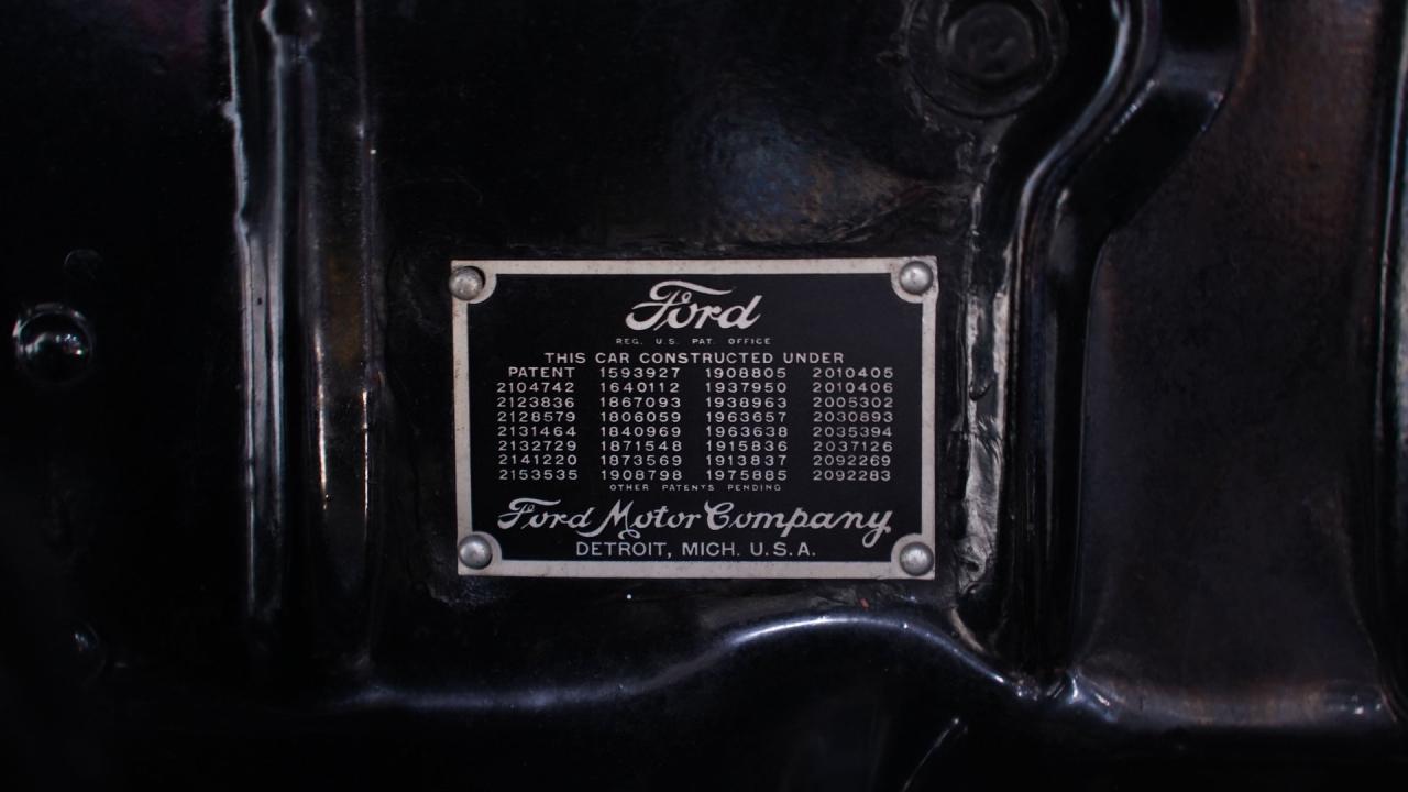 1940 Ford Deluxe Coupe