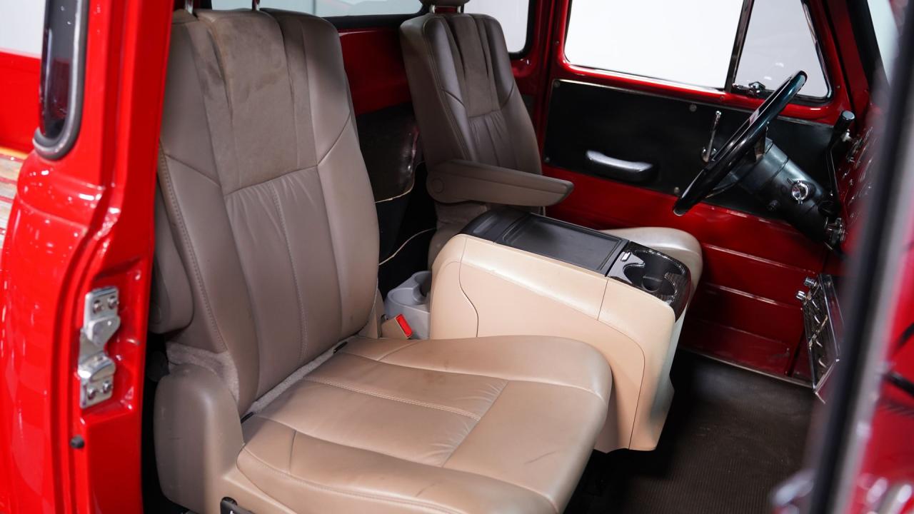 1954 GMC 100 5 Window