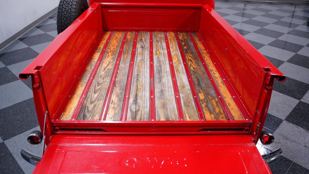 1954 GMC 100 5 Window