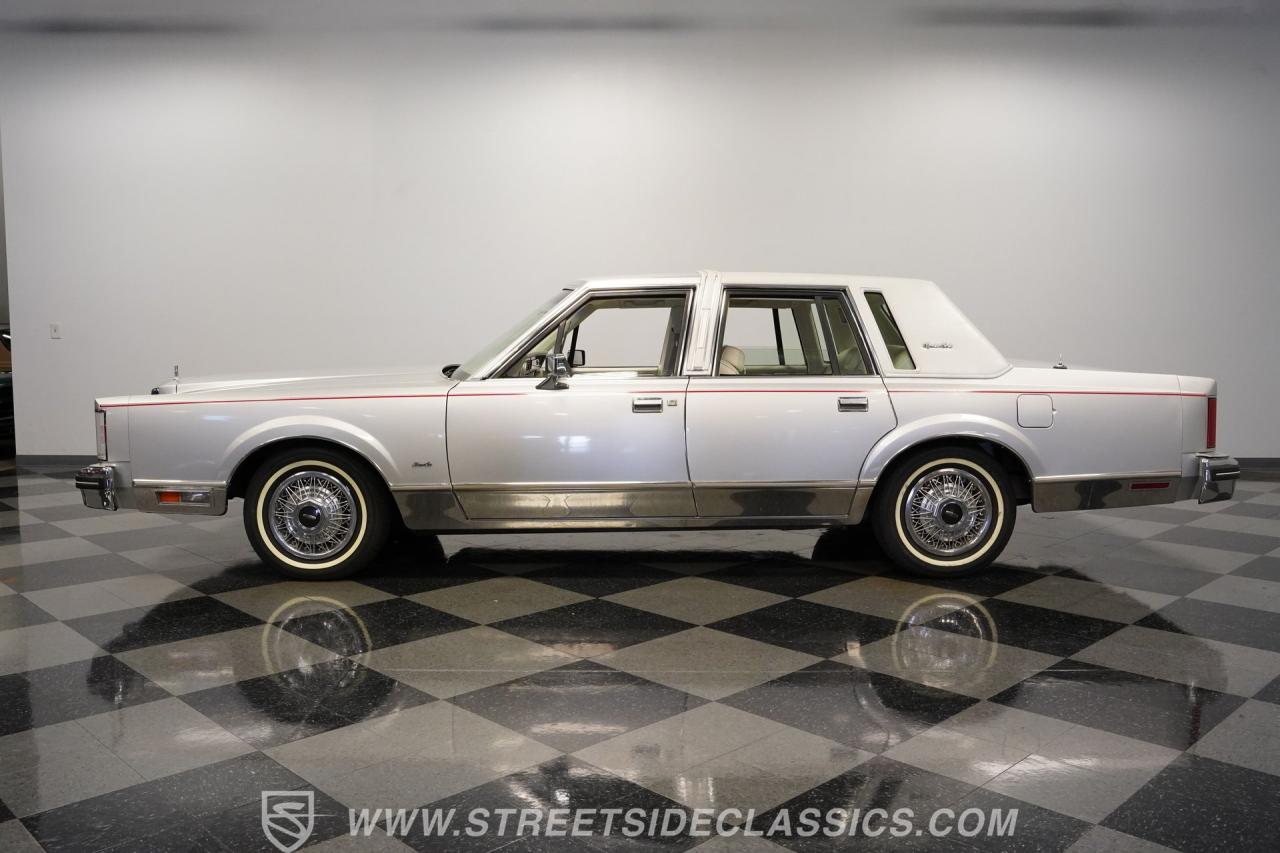1984 Lincoln Town Car Signature Series