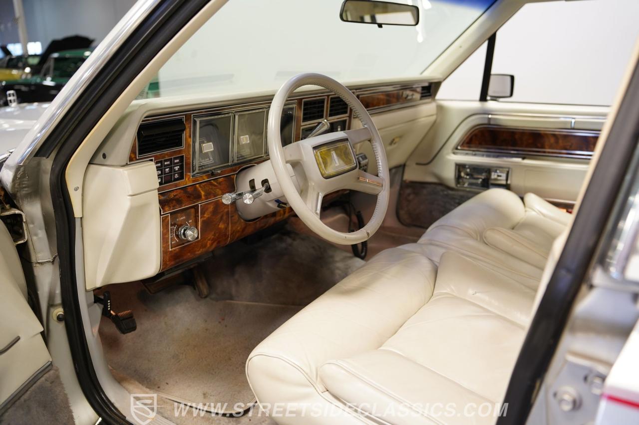 1984 Lincoln Town Car Signature Series