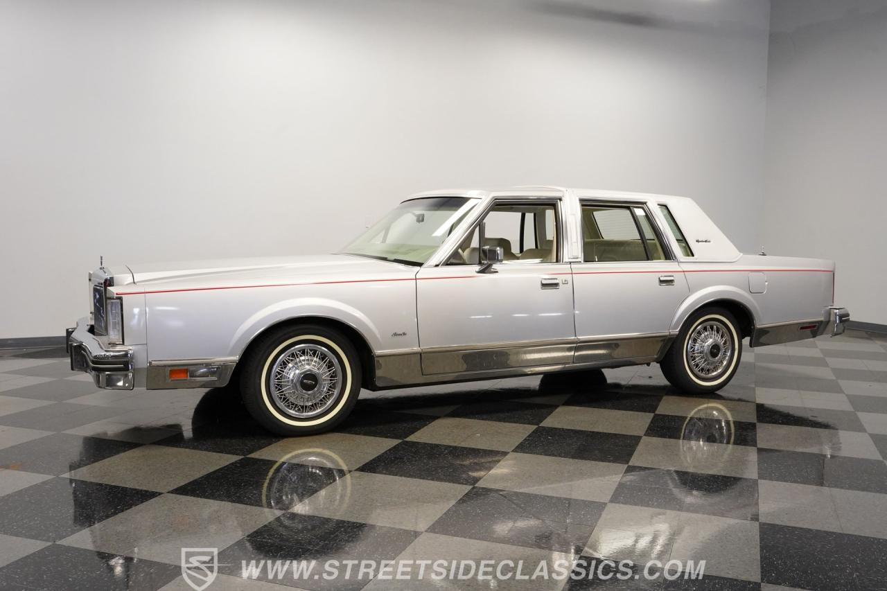 1984 Lincoln Town Car Signature Series
