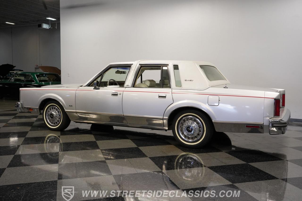 1984 Lincoln Town Car Signature Series
