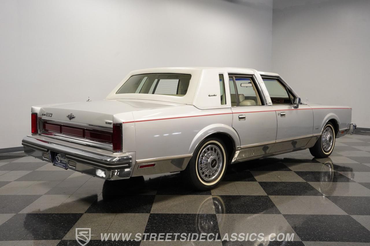 1984 Lincoln Town Car Signature Series