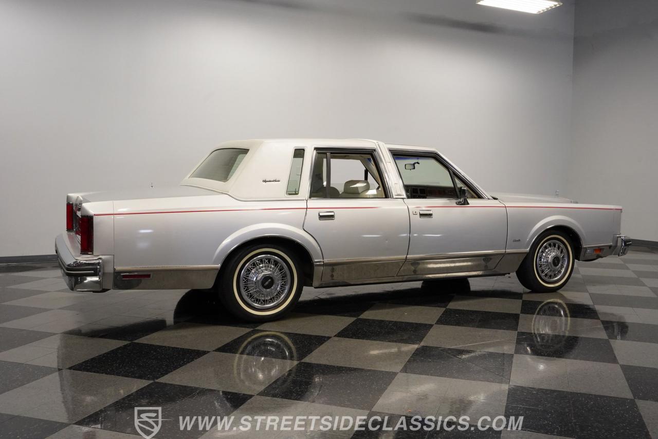 1984 Lincoln Town Car Signature Series
