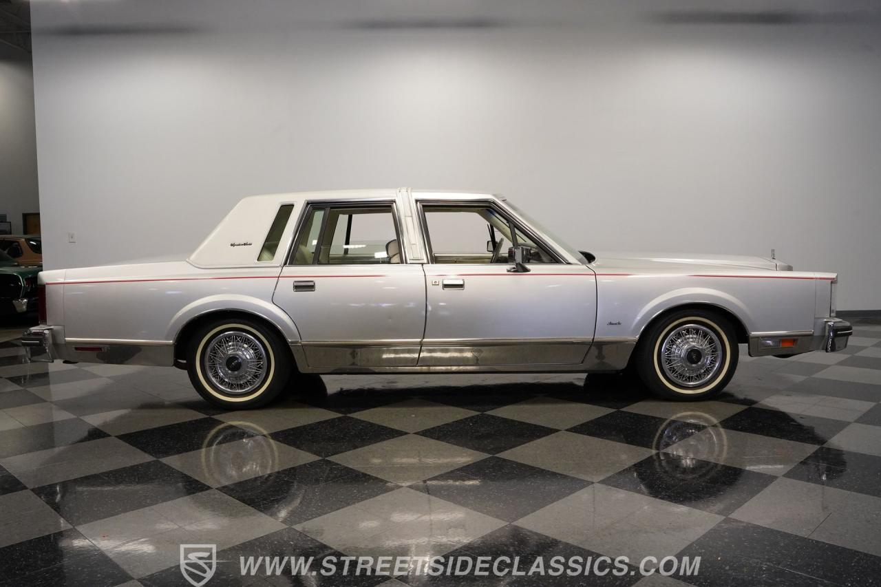 1984 Lincoln Town Car Signature Series