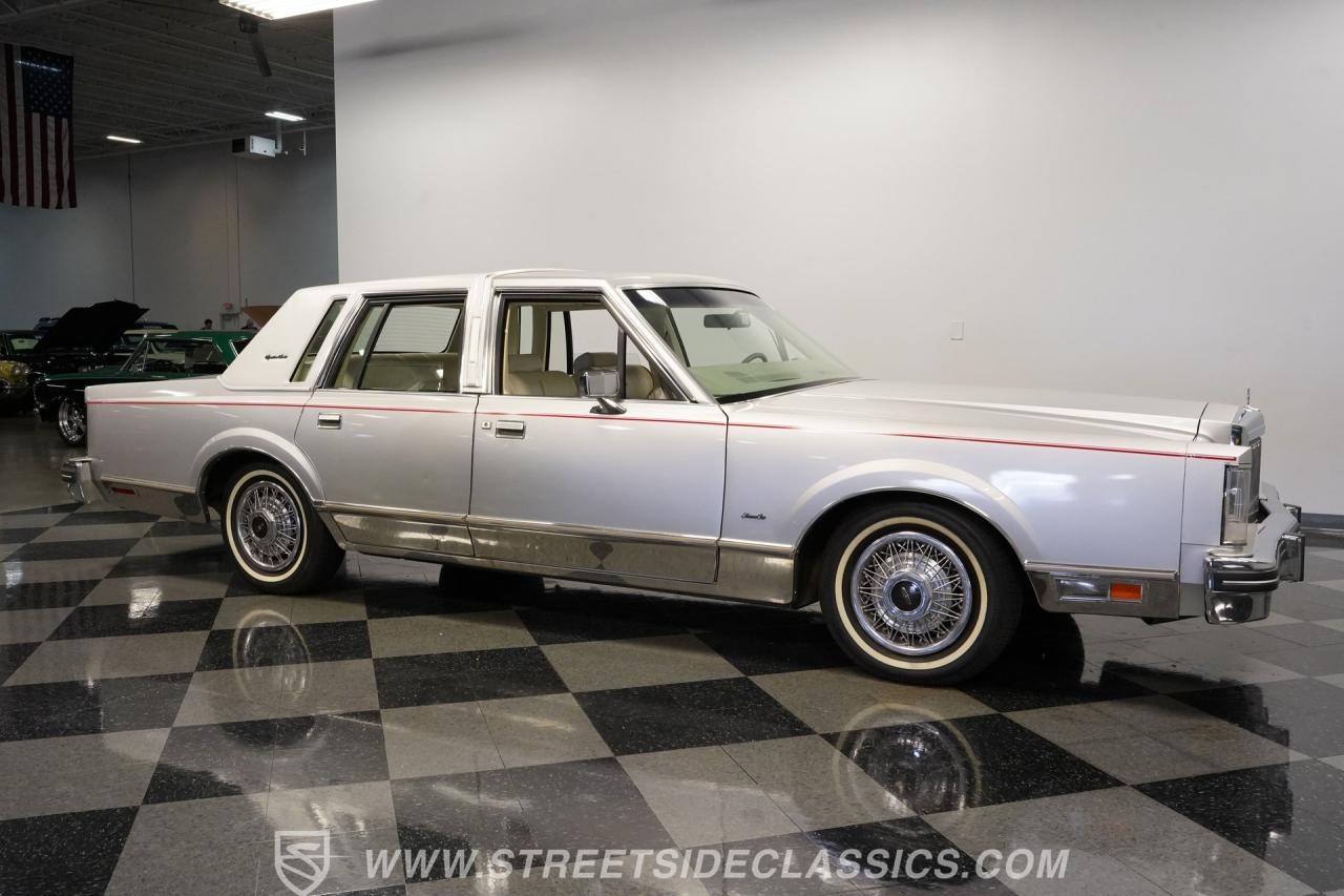 1984 Lincoln Town Car Signature Series