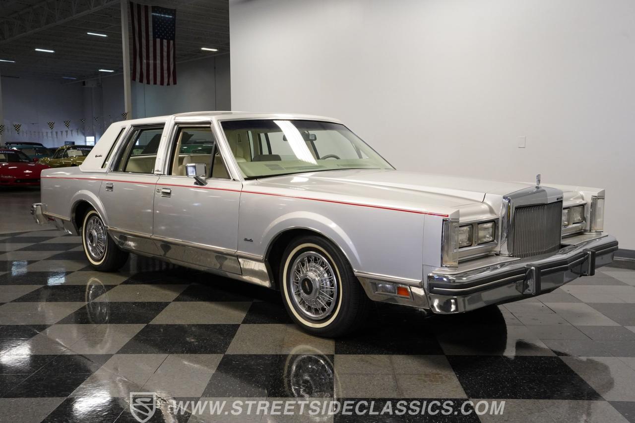 1984 Lincoln Town Car Signature Series