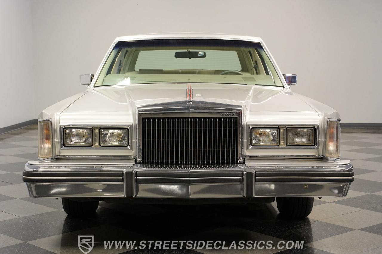1984 Lincoln Town Car Signature Series