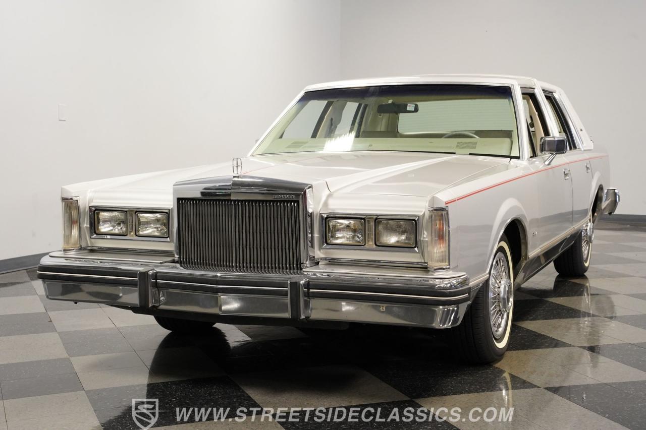 1984 Lincoln Town Car Signature Series