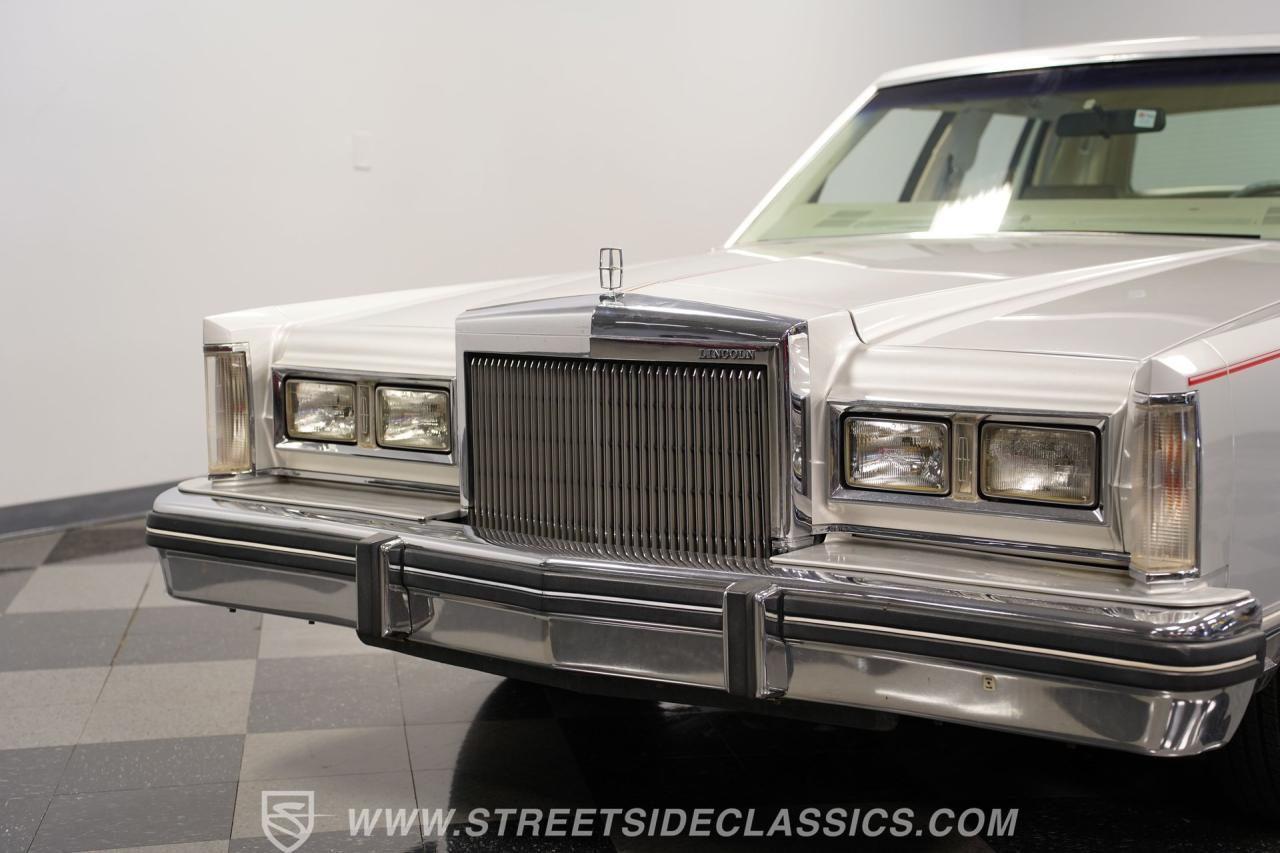1984 Lincoln Town Car Signature Series