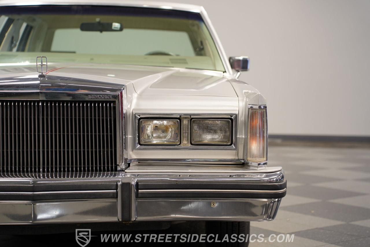 1984 Lincoln Town Car Signature Series
