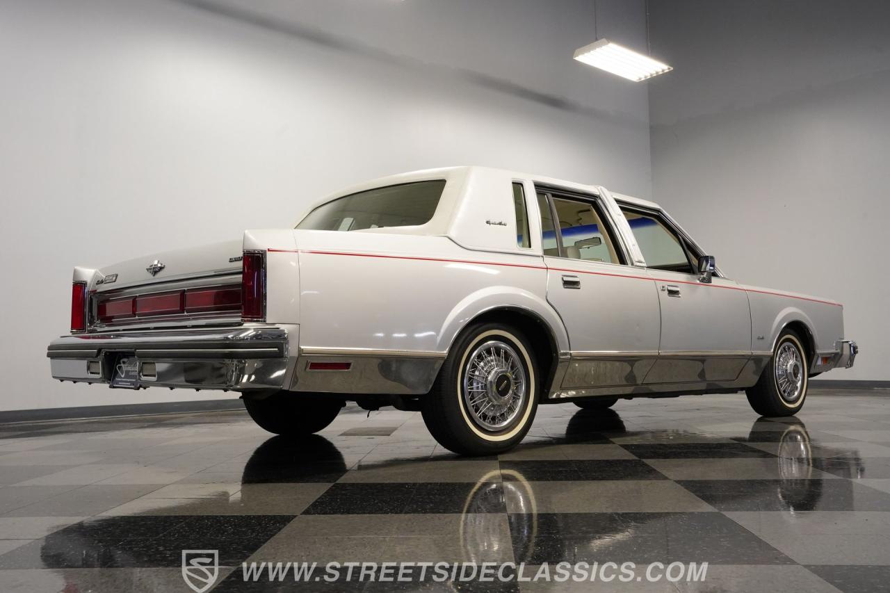 1984 Lincoln Town Car Signature Series