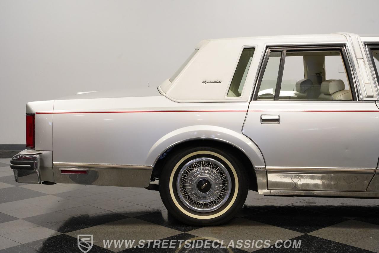 1984 Lincoln Town Car Signature Series