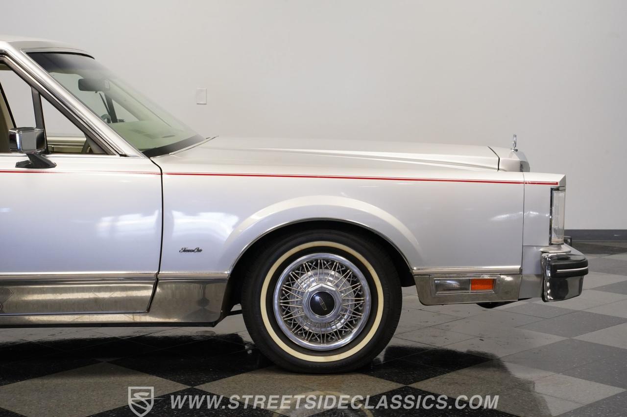 1984 Lincoln Town Car Signature Series