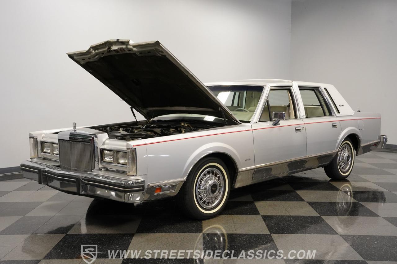 1984 Lincoln Town Car Signature Series