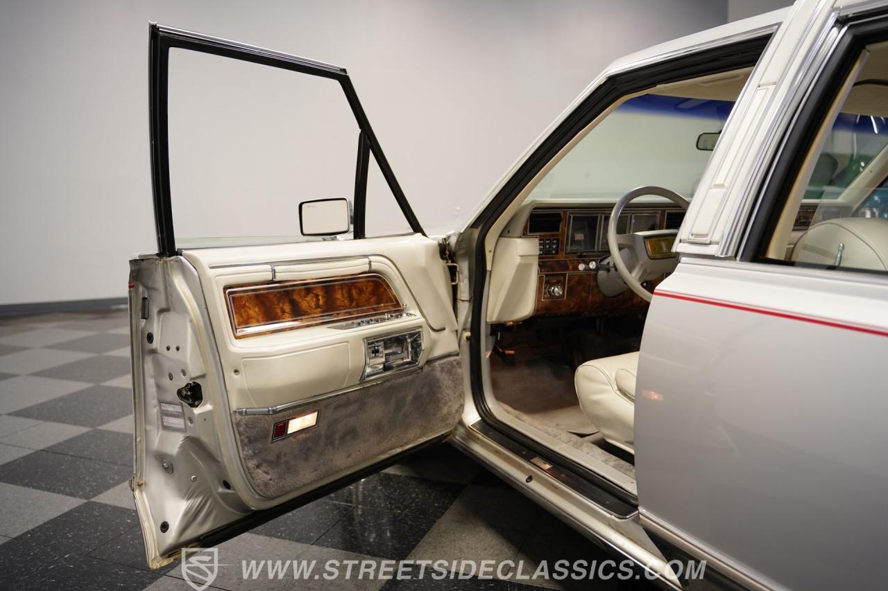 1984 Lincoln Town Car Signature Series