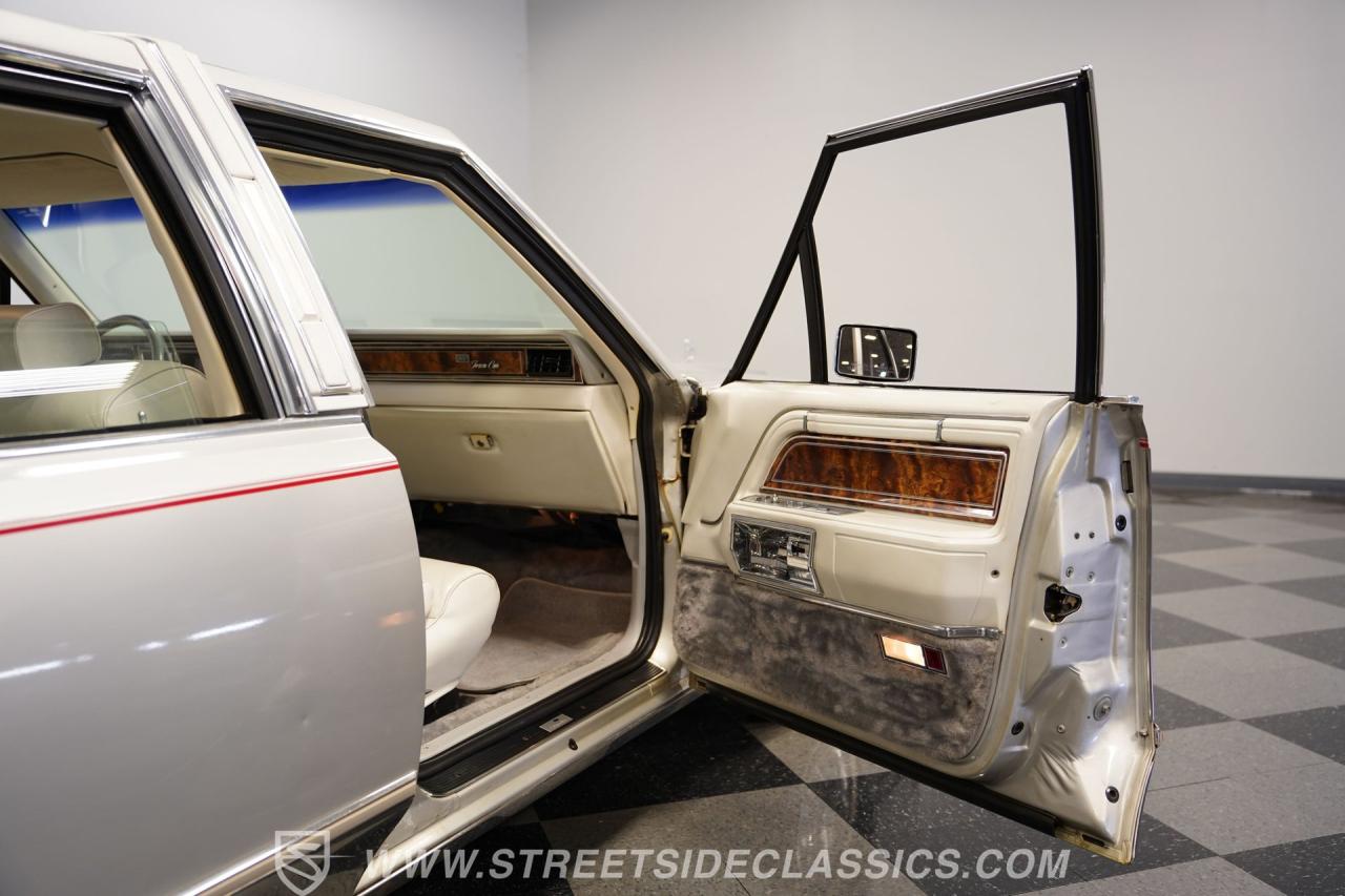 1984 Lincoln Town Car Signature Series