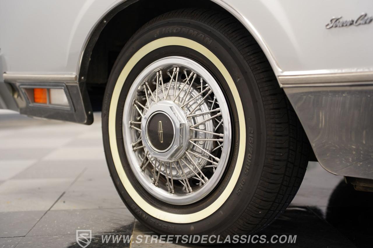 1984 Lincoln Town Car Signature Series