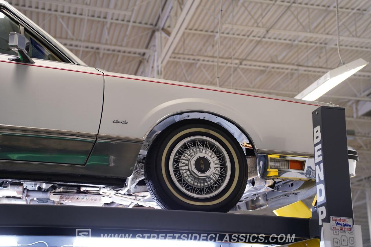 1984 Lincoln Town Car Signature Series