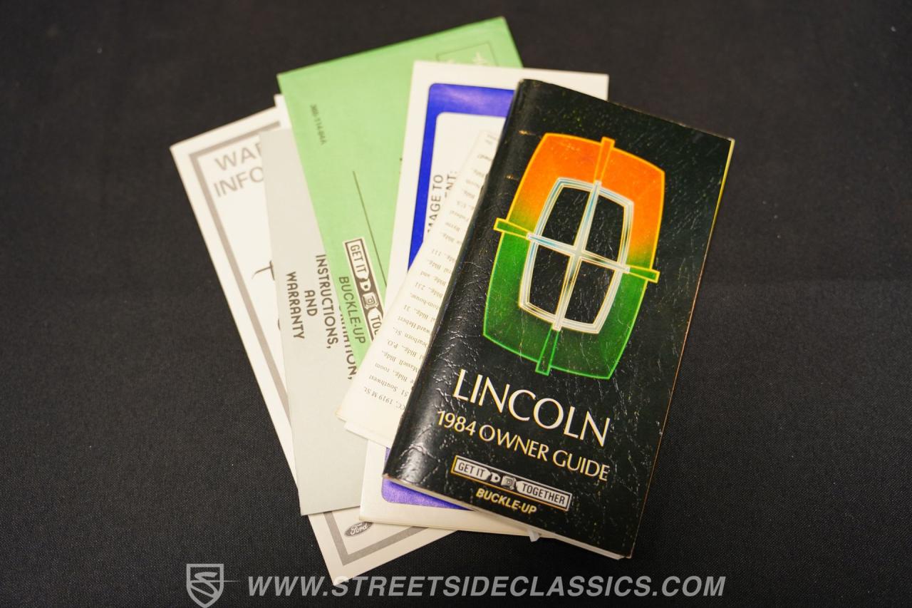 1984 Lincoln Town Car Signature Series