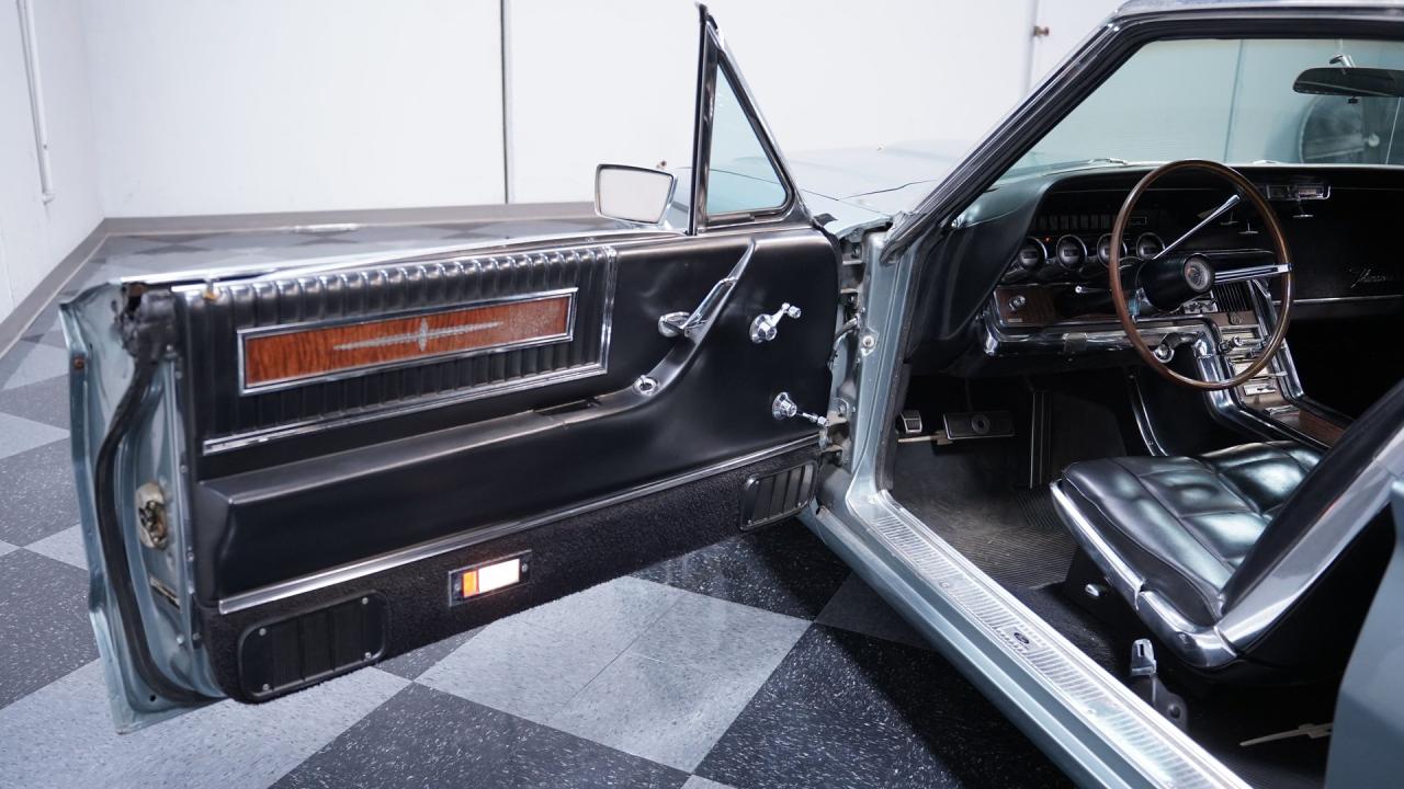 1966 Ford Thunderbird Town Landau