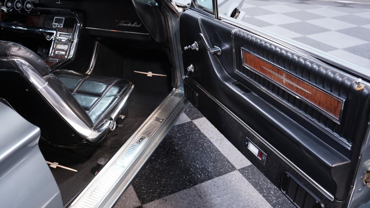 1966 Ford Thunderbird Town Landau