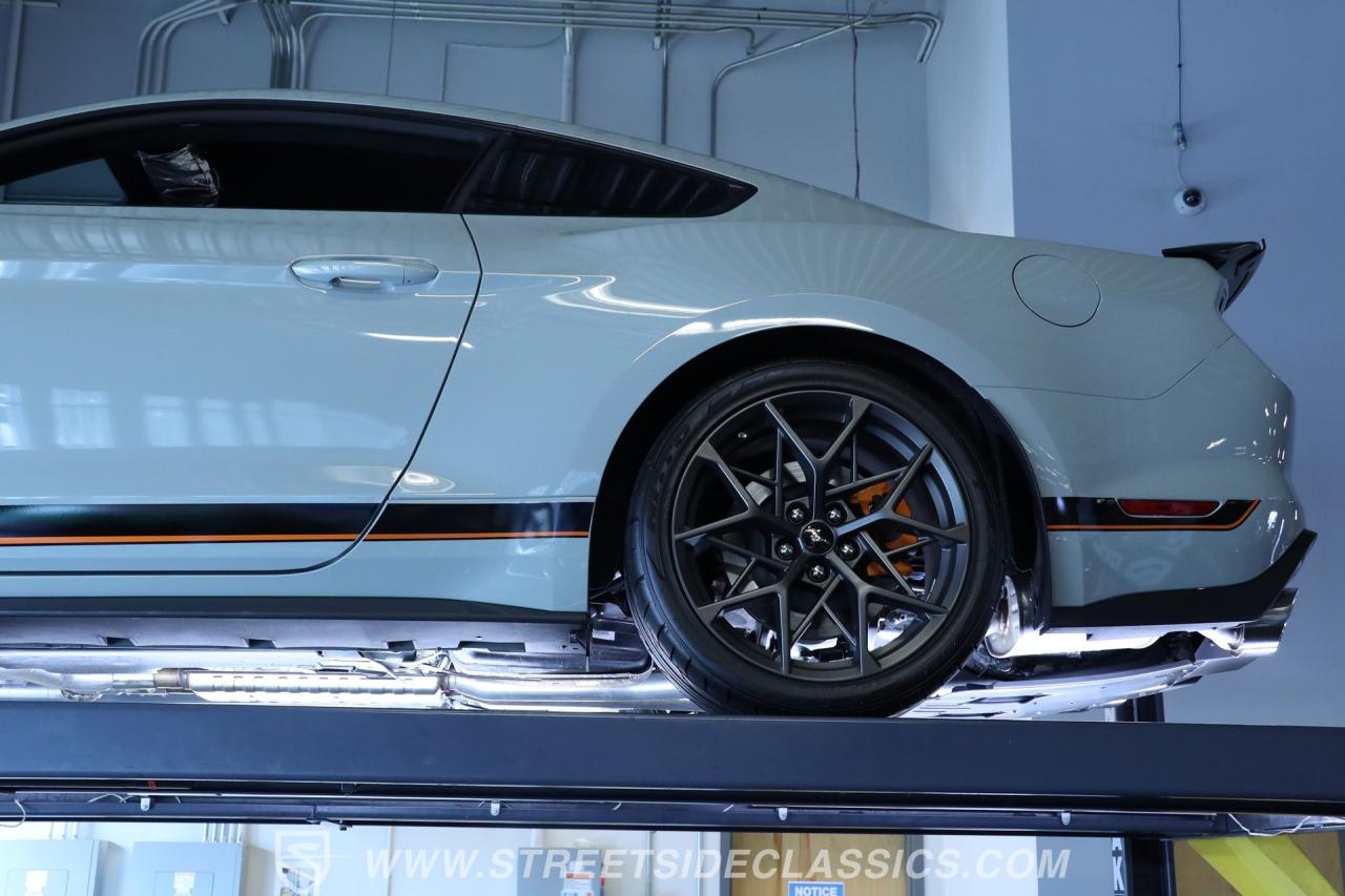 2022 Ford Mustang Mach 1