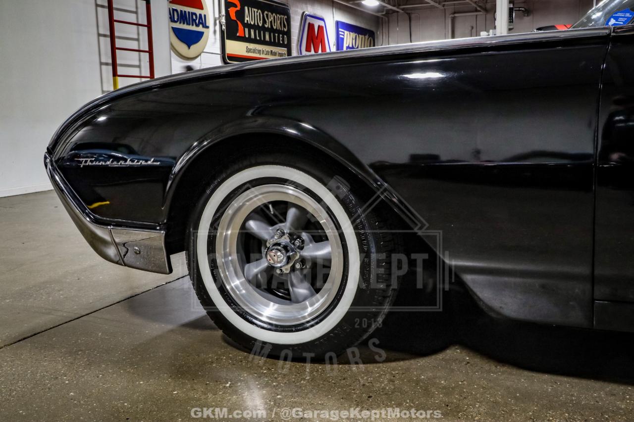 1961 Ford Thunderbird