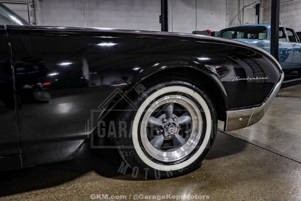 1961 Ford Thunderbird