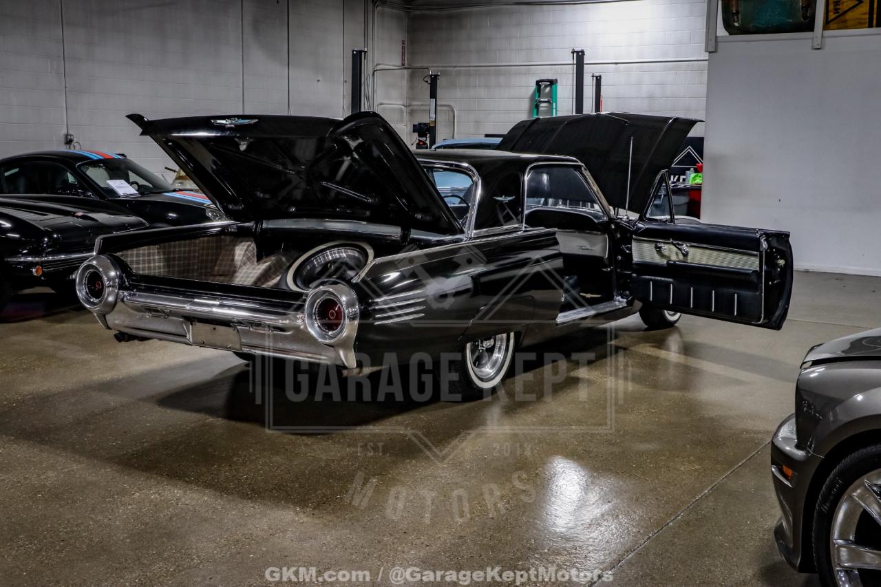 1961 Ford Thunderbird