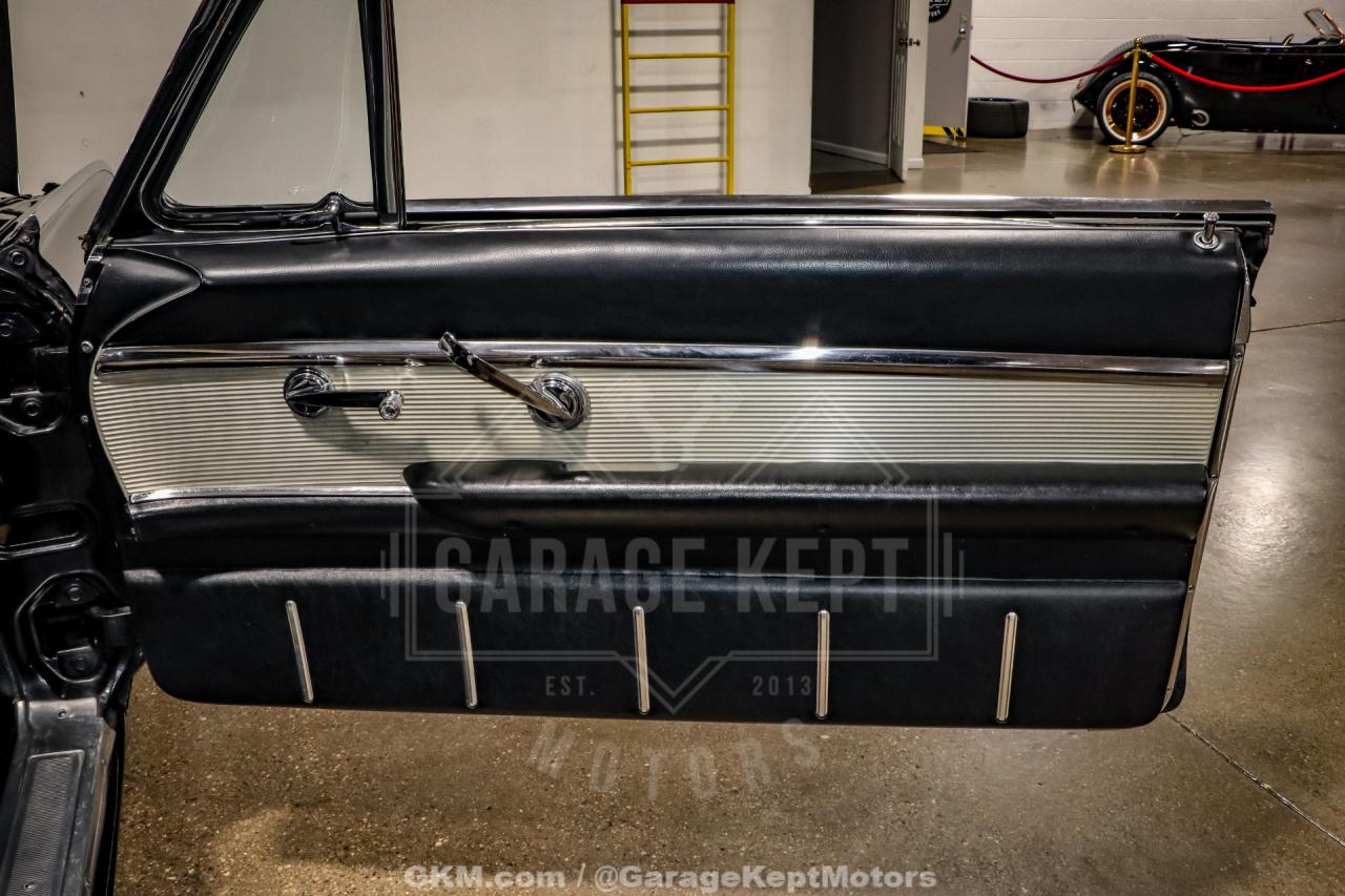 1961 Ford Thunderbird