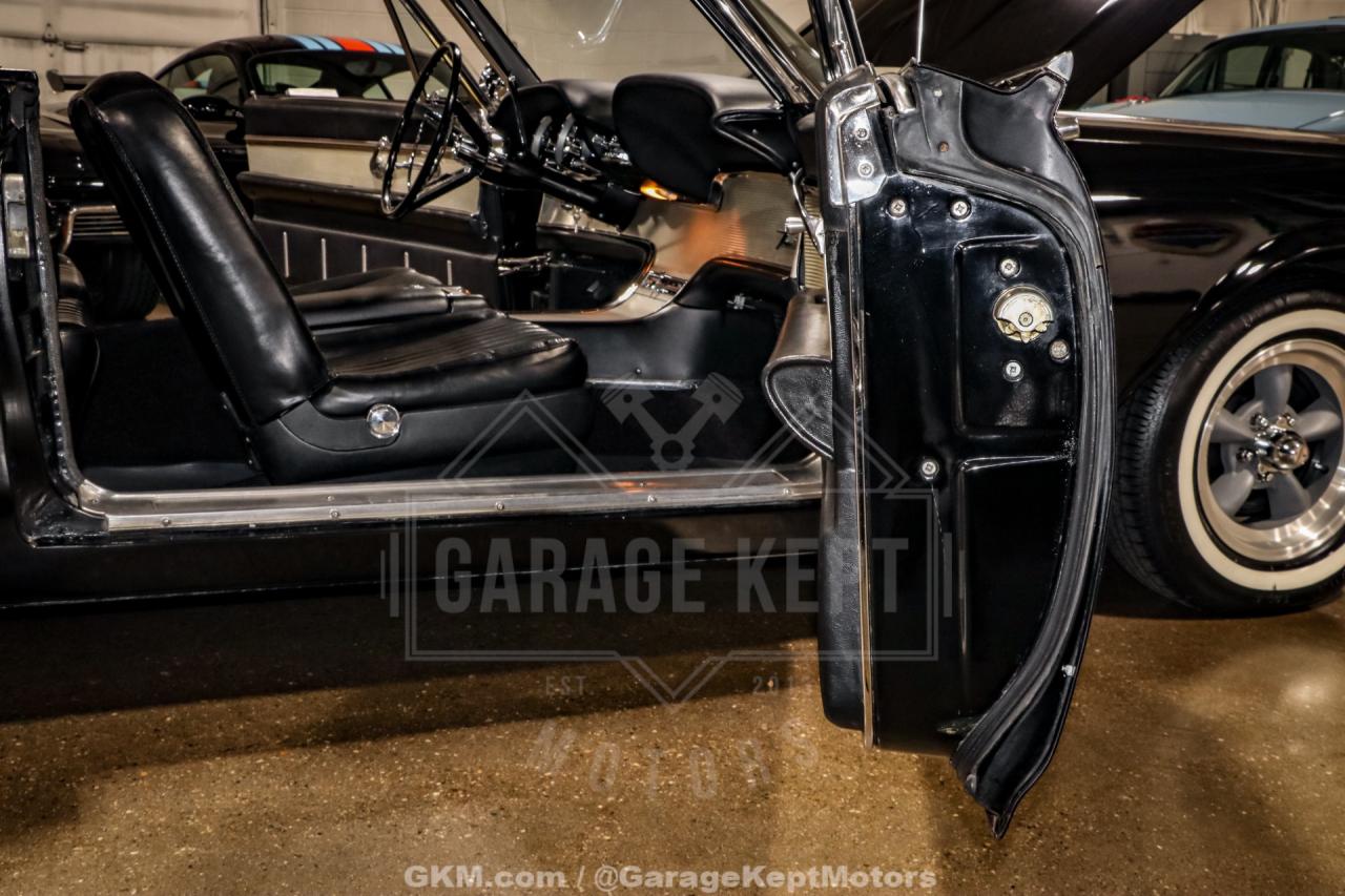 1961 Ford Thunderbird