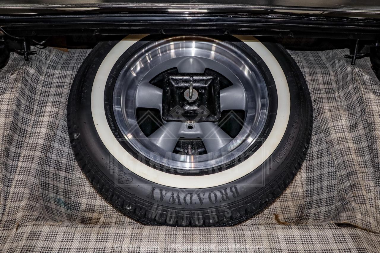 1961 Ford Thunderbird