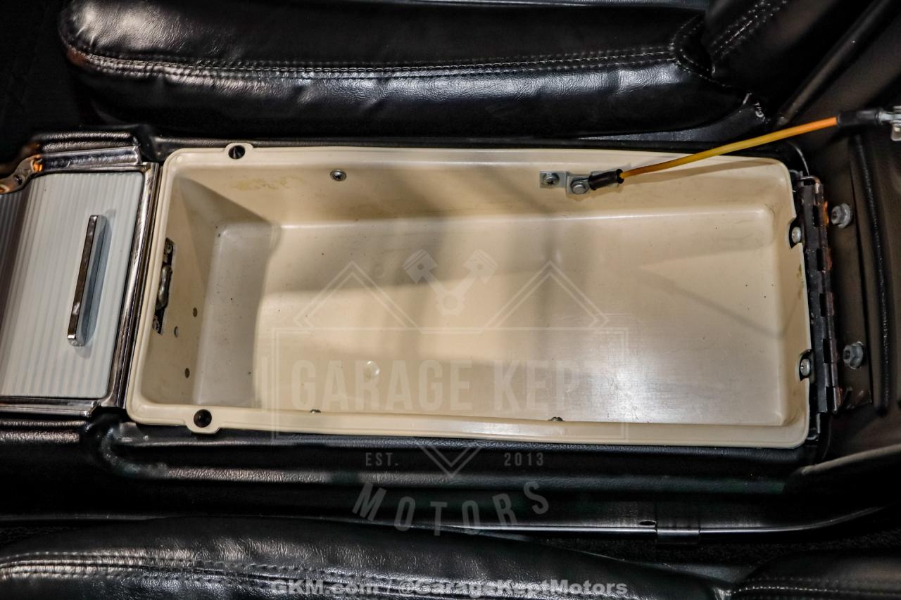 1961 Ford Thunderbird