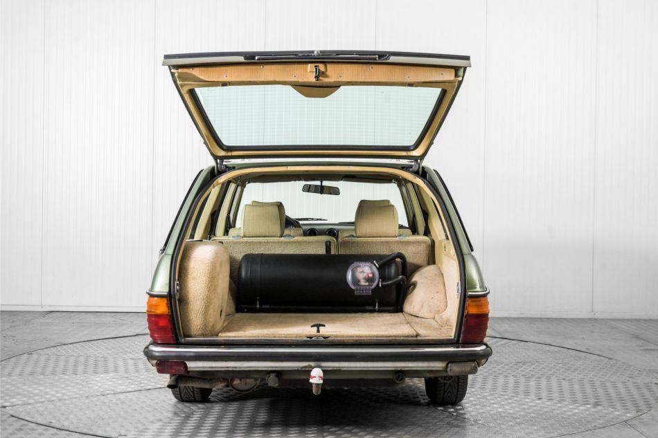 1982 Mercedes - Benz 200T Station Automaat LPG