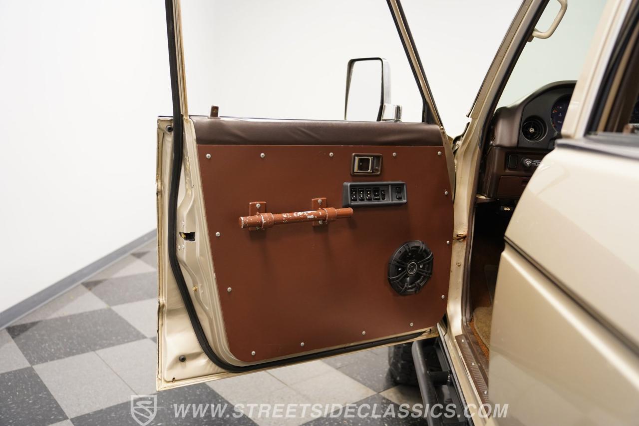 1989 Toyota Land Cruiser FJ62 LS Restomod