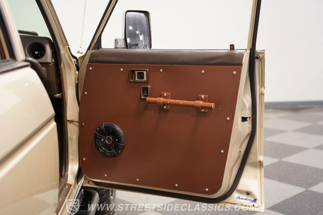 1989 Toyota Land Cruiser FJ62 LS Restomod