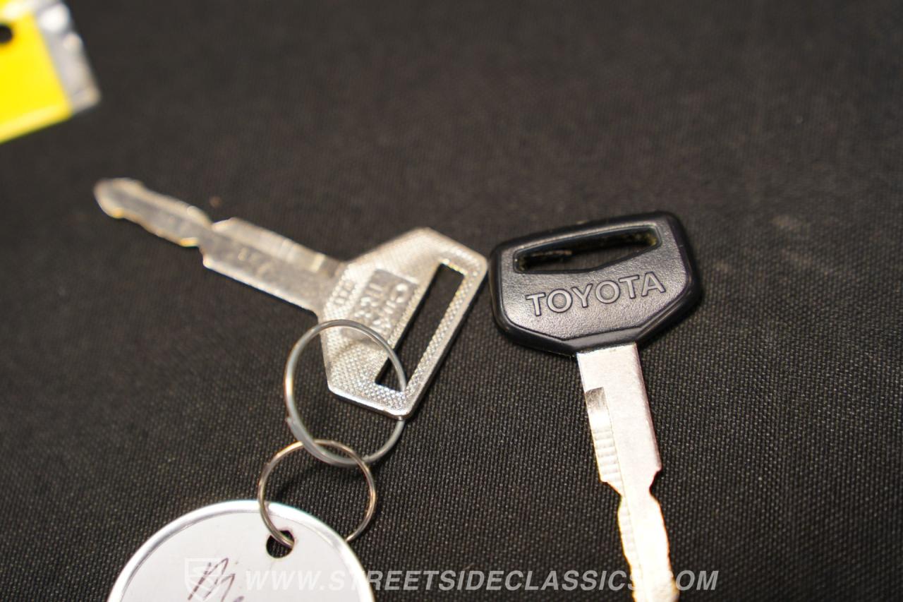 1989 Toyota Land Cruiser FJ62 LS Restomod