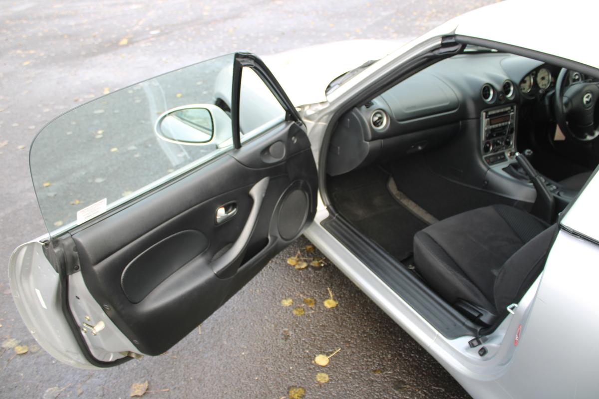 2004 Mazda MX-5 1.8I